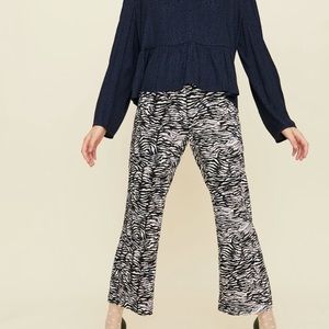 ARITZIA BNWOT LITTLE MOON Julep Pant
